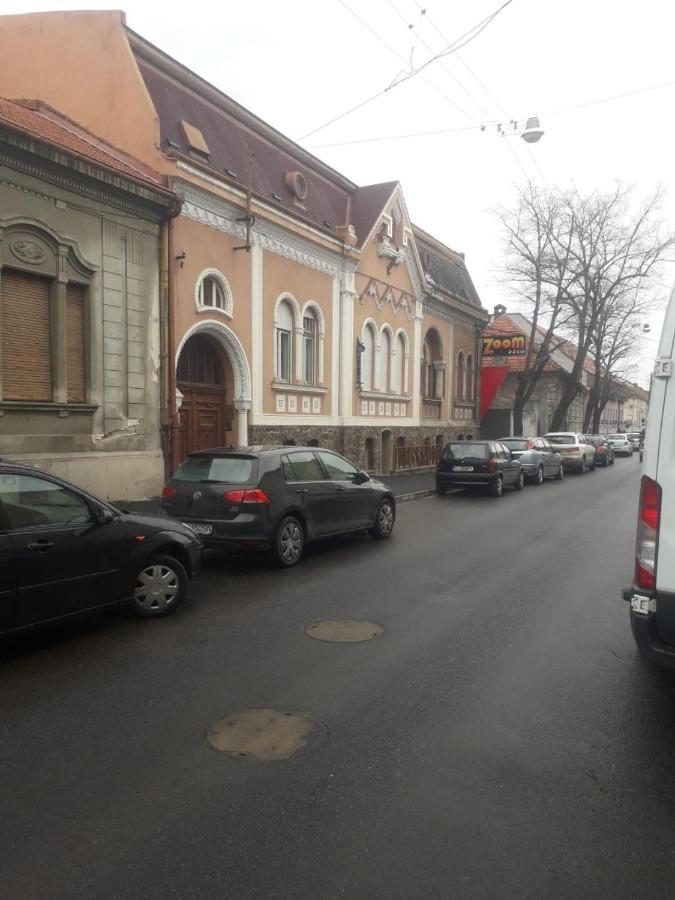 Oradea Central Hostel Exteriör bild